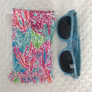 lilly pulitzer blue sunglasses with dust bag